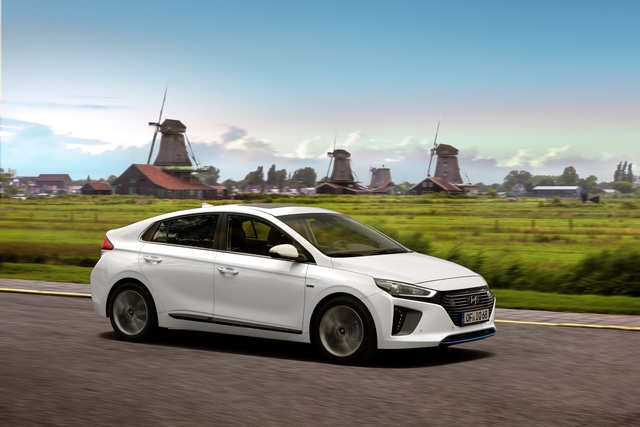 Hyundai IONIQ hybrid exterior 2019