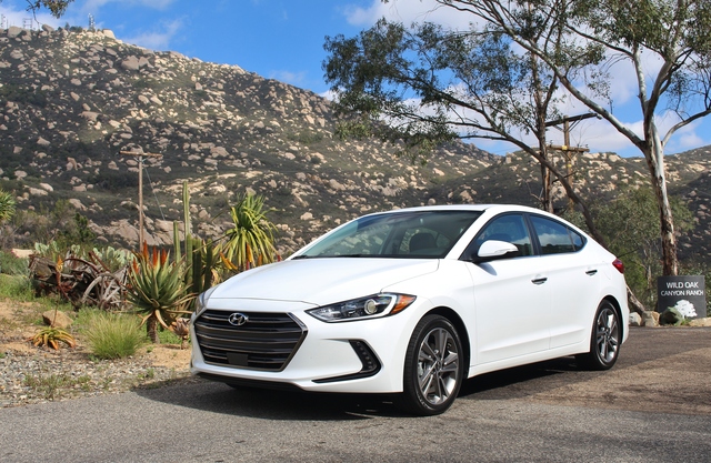 Hyundai Elantra best specifications Hyundai Elantra modern restyling