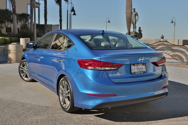 Hyundai Elantra 4k 2018 Hyundai Elantra exterior model