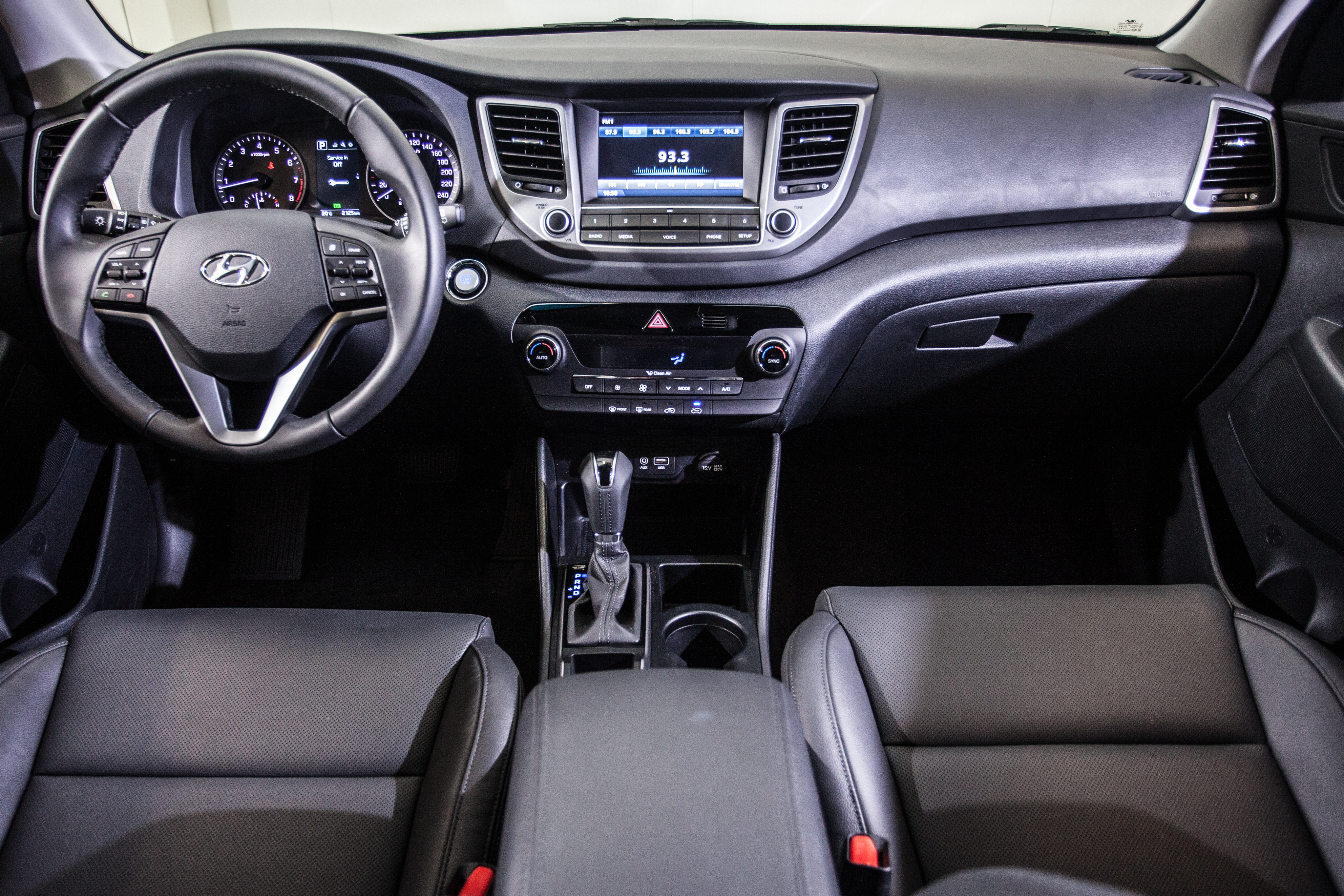 Hyundai Tucson interior restyling
