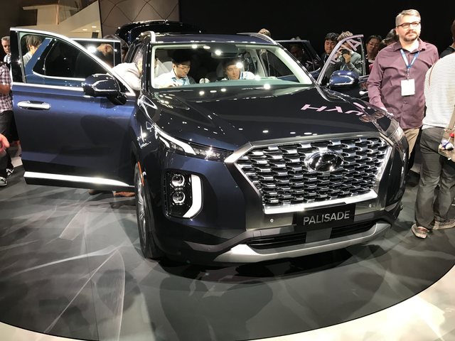 Hyundai Palisade suv Photos, and Specs. Find Hyundai Palisade and other ...