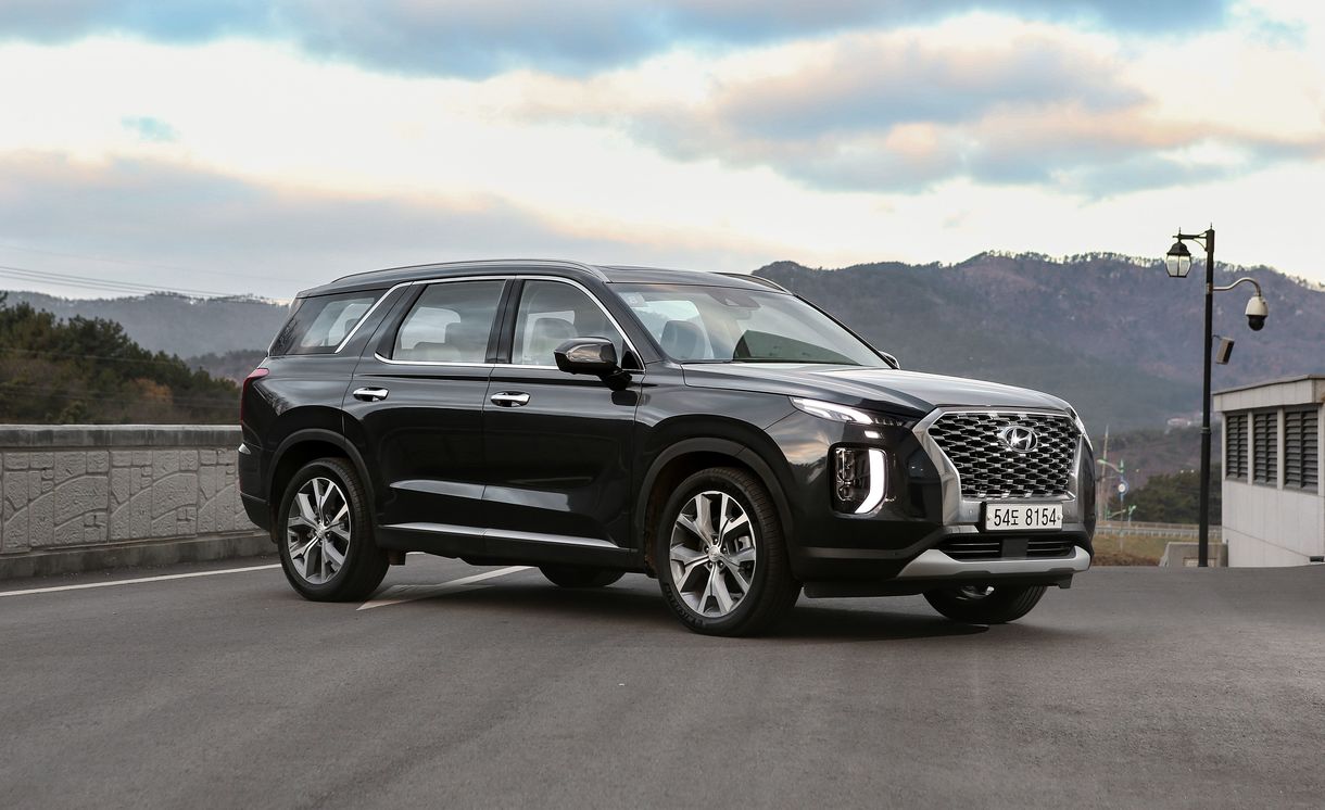 Hyundai Palisade Photos and Specs. Photo Hyundai Palisade best