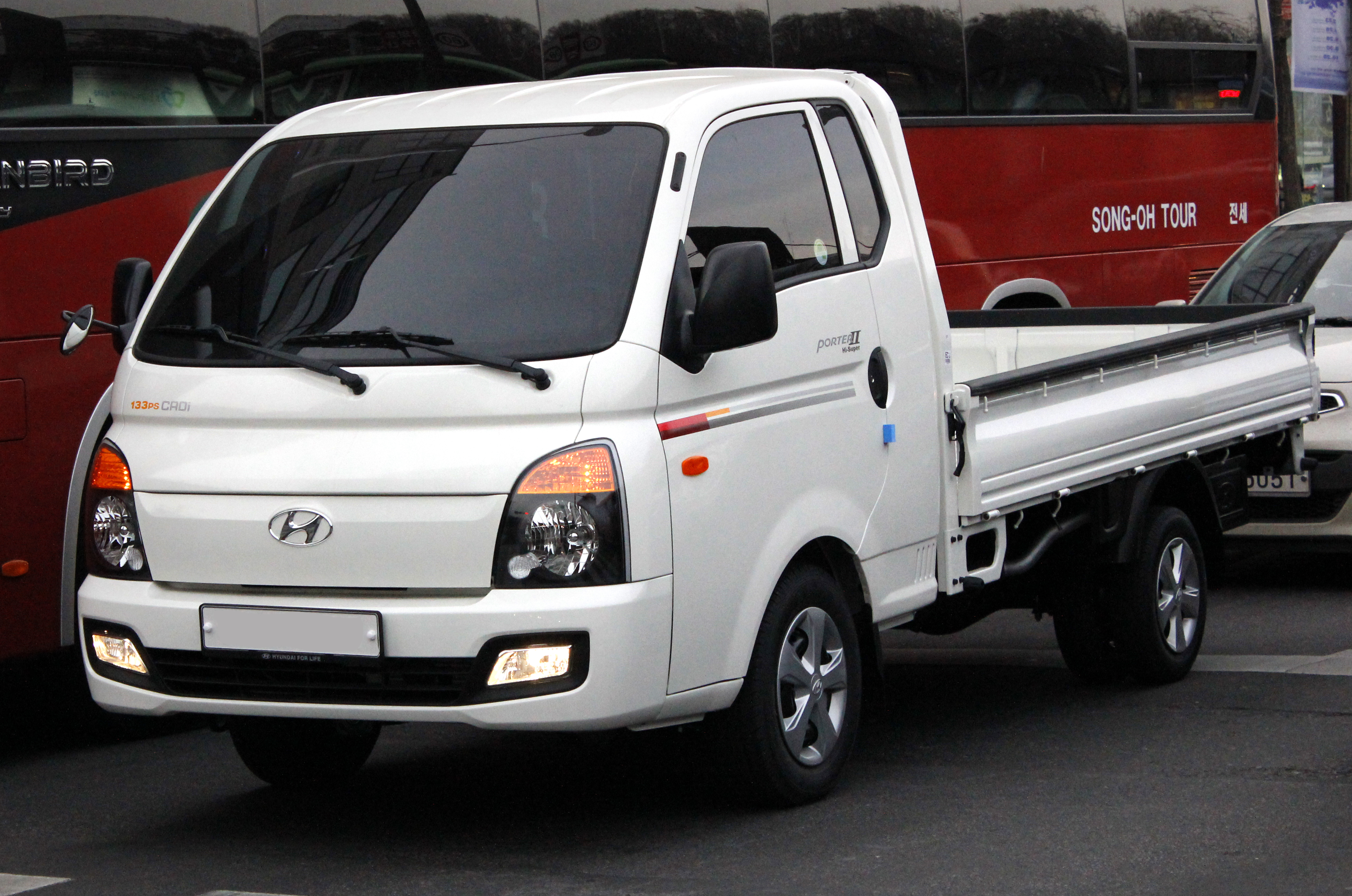 Hyundai H-1 Van reviews photo