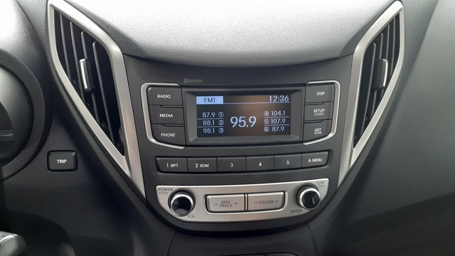 Hyundai HB20 Photos and Specs. Photo: Hyundai HB20 interior model and ...