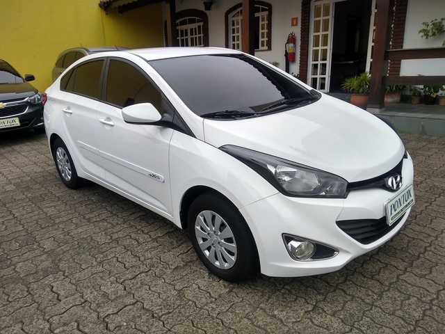 Hyundai HB20S accessories photo Hyundai HB20S reviews model