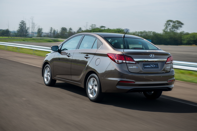 Hyundai HB20S reviews restyling Hyundai HB20S interior model