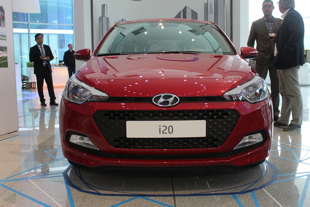 Hyundai i20 5-door reviews restyling Hyundai i20 5-door modern model