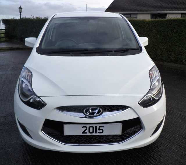Hyundai ix20 interior model Hyundai ix20 4k photo