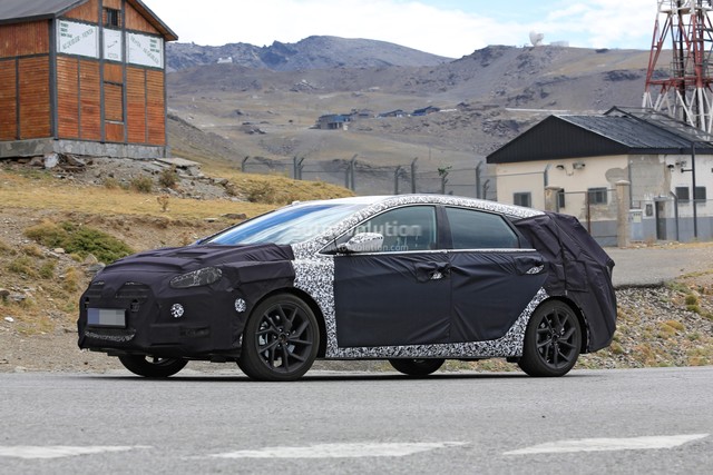 Hyundai i40 Sedan hd photo Hyundai i40 Sedan interior specifications