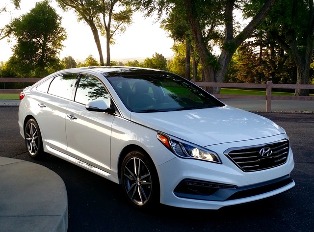 Hyundai Sonata hd big Hyundai Sonata exterior photo