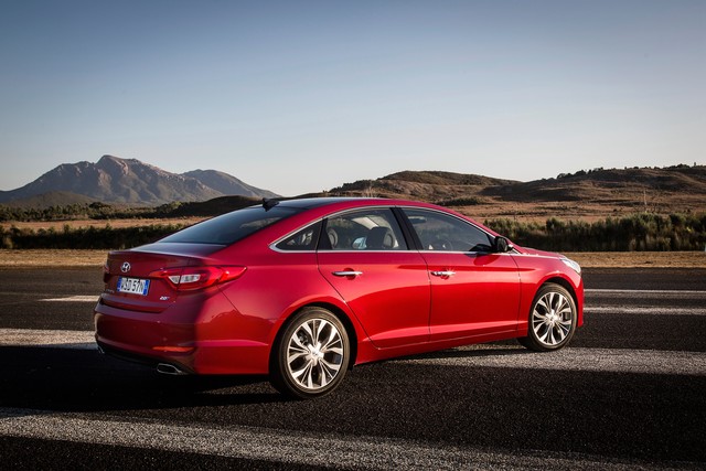 Hyundai Sonata interior big Hyundai Sonata exterior specifications