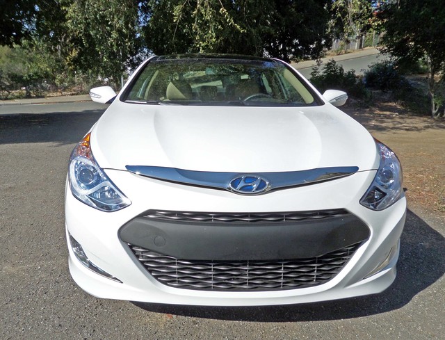 Hyundai Grandeur Hybrid interior 2014 Hyundai Grandeur Hybrid accessories model