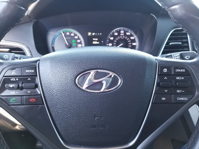 Hyundai Grandeur Hybrid sedan specifications Hyundai Grandeur Hybrid interior specifications
