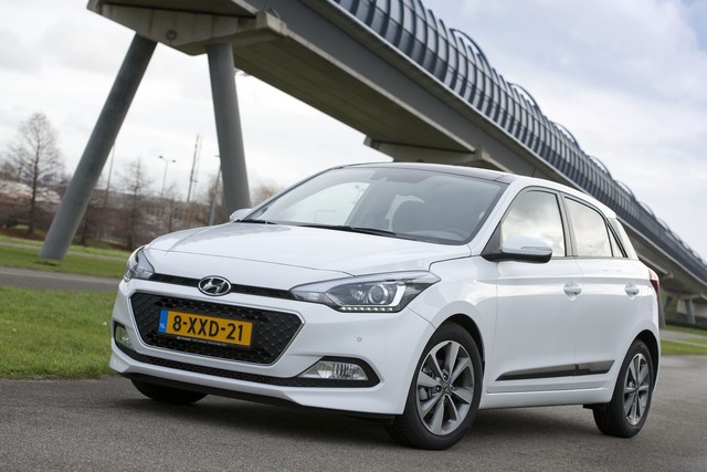 Hyundai i20 Active hd big