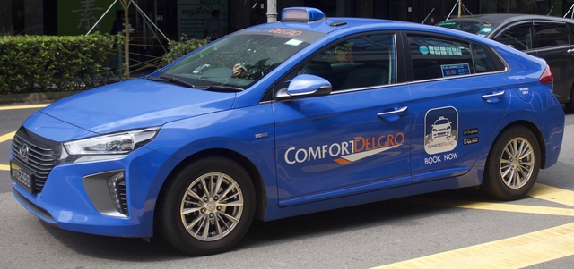 Hyundai IONIQ hybrid hatchback photo