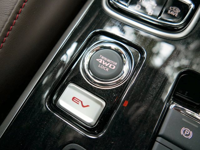 Mitsubishi Outlander suv restyling