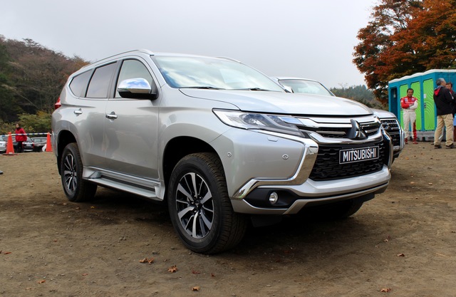 Mitsubishi Pajero Sport 4k photo
