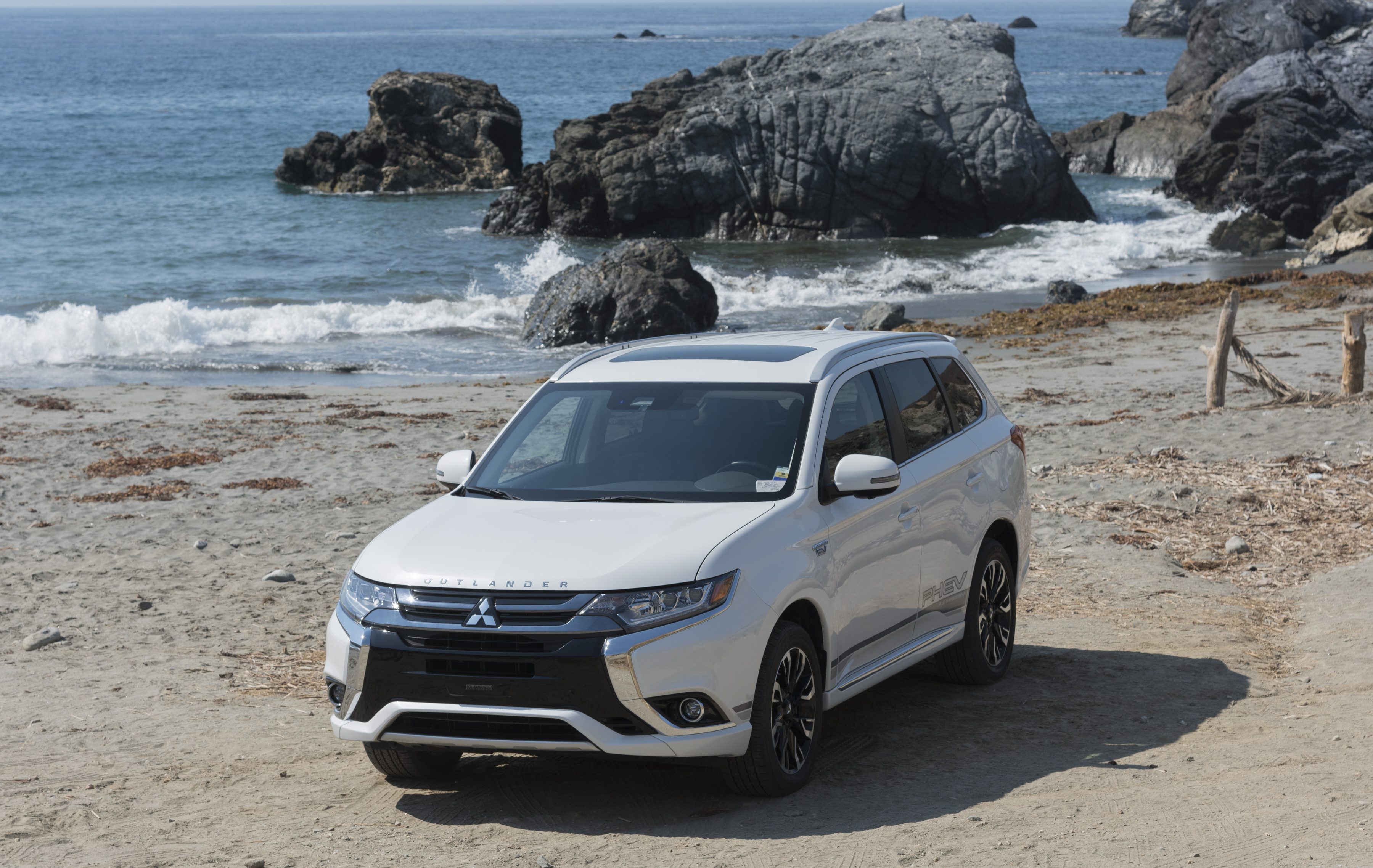 Mitsubishi Outlander PHEV best specifications