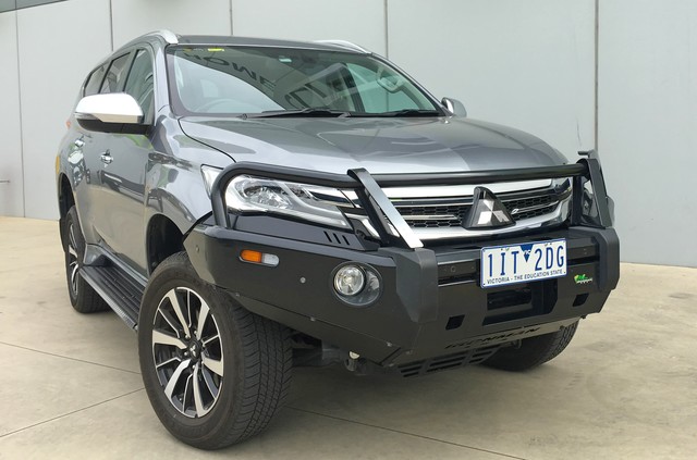 Mitsubishi Pajero Sport 4k restyling Mitsubishi Pajero Sport reviews model
