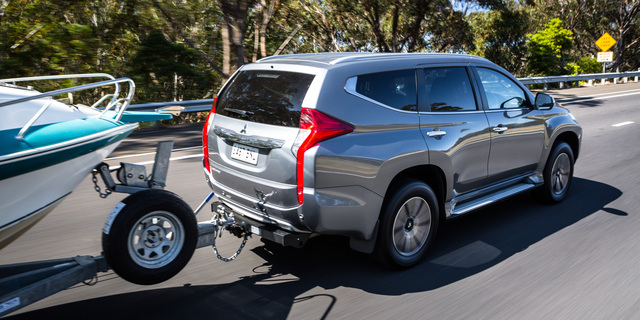 Mitsubishi Pajero Sport reviews specifications Mitsubishi Pajero Sport 4k big