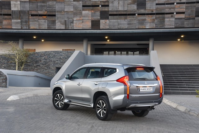 Mitsubishi Pajero Sport modern big Mitsubishi Pajero Sport accessories specifications
