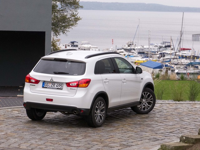 Mitsubishi ASX suv restyling Mitsubishi ASX interior specifications