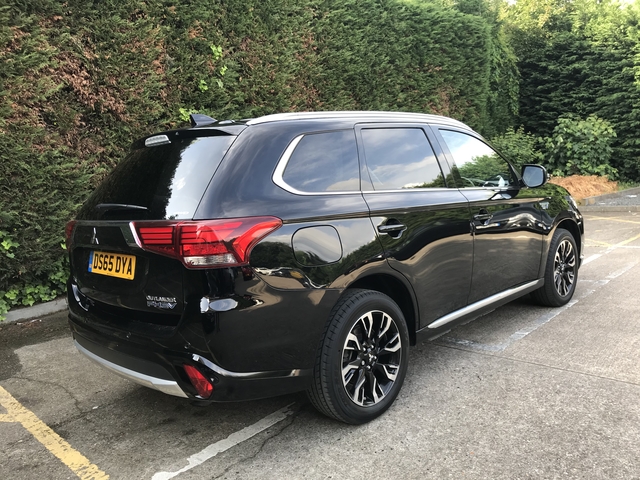 Mitsubishi Outlander PHEV accessories 2015