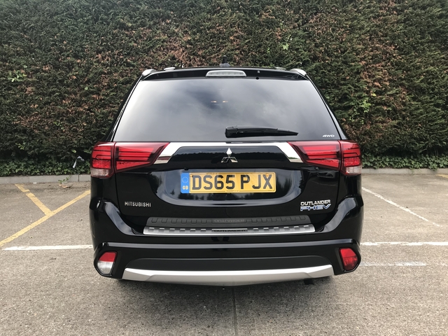Mitsubishi Outlander PHEV reviews 2018