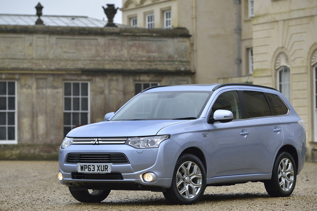 Mitsubishi Outlander PHEV 4k big