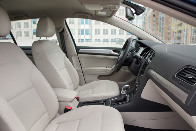 Volkswagen e-Golf interior photo Volkswagen e-Golf exterior restyling