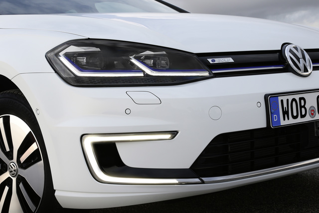 Volkswagen e-Golf reviews restyling Volkswagen e-Golf modern photo