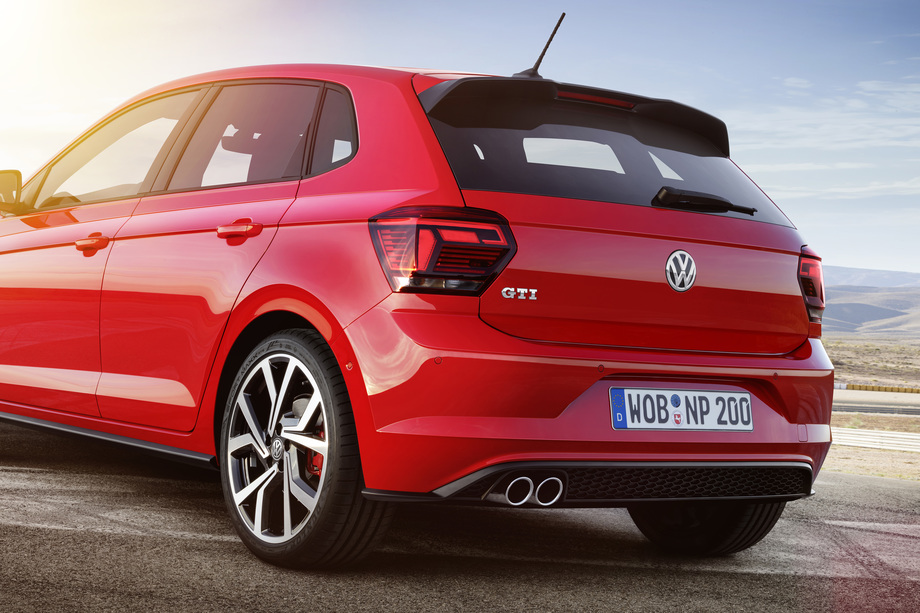 Volkswagen Polo GTI Photos and Specs. Photo Volkswagen Polo GTI