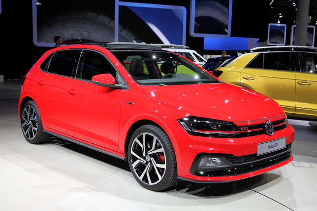 Volkswagen Polo GTI Photos and Specs. Photo: Volkswagen Polo GTI ...