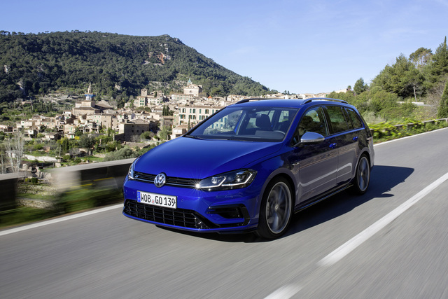 Volkswagen Golf R interior restyling