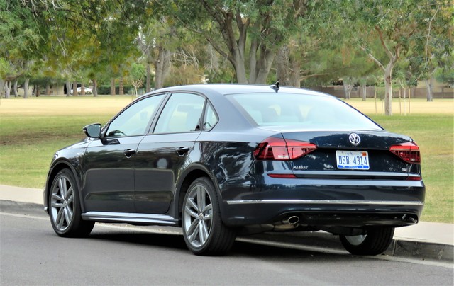 Volkswagen Passat interior photo