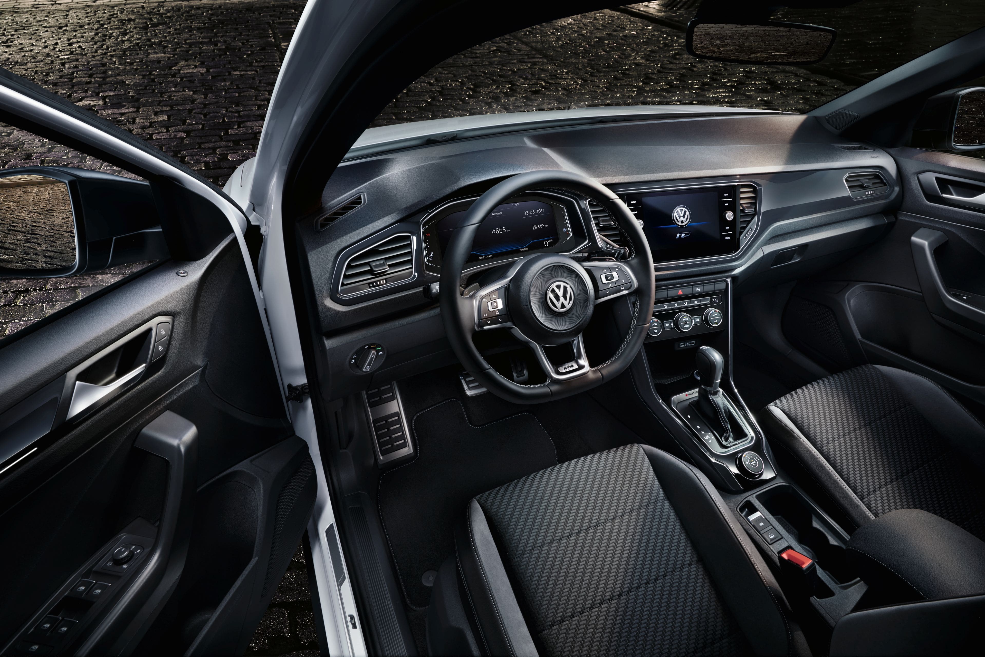 Volkswagen T-Roc R 4k specifications
