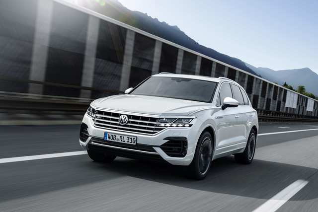 Volkswagen Touareg modern big Volkswagen Touareg suv 2018