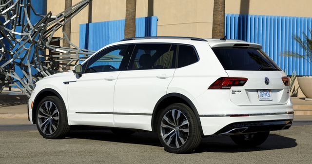 Volkswagen Tiguan Allspace Photos, and Specs. 1.4 TSI MT Trendline, 1.4 ...