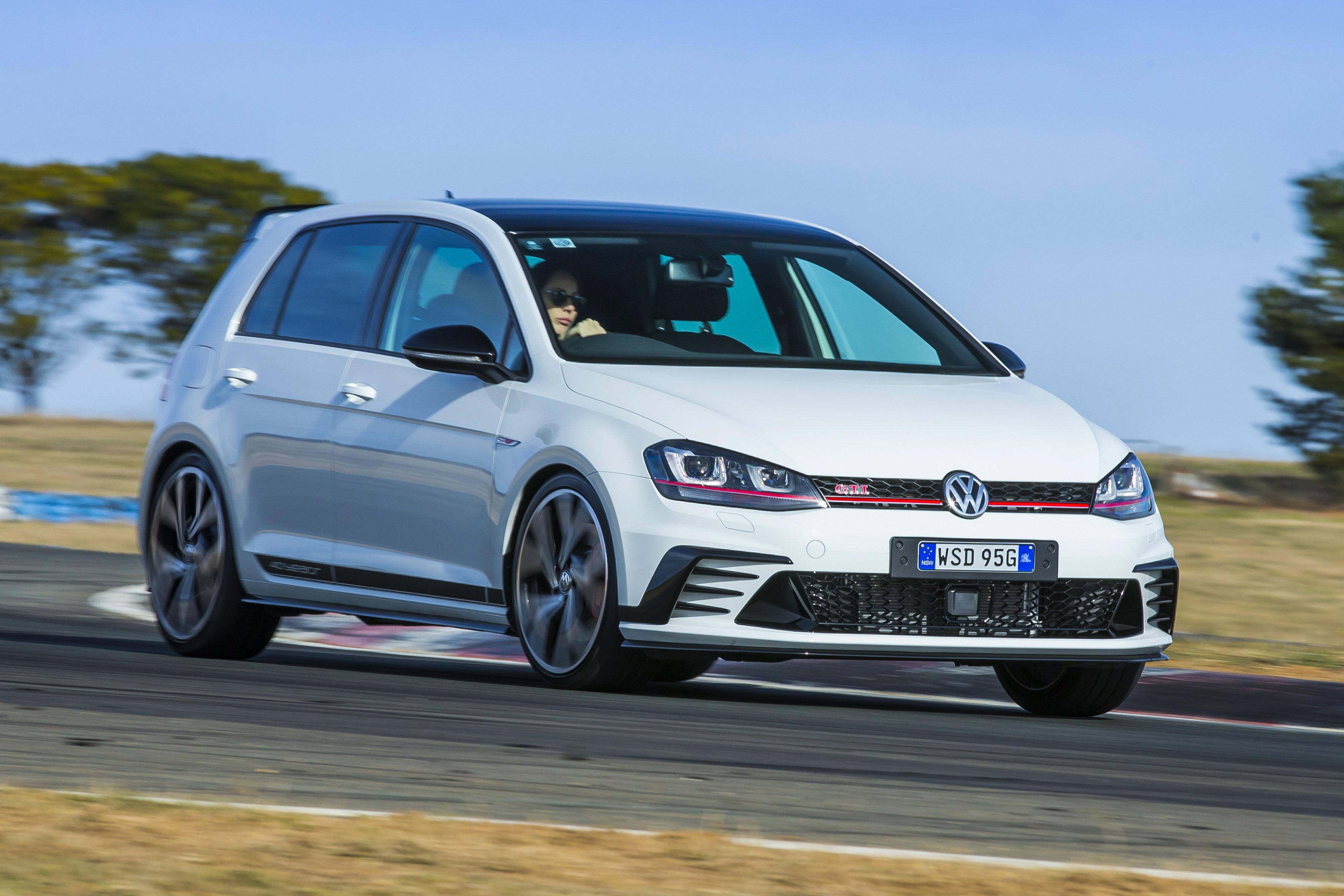 Volkswagen up! GTI reviews 2018