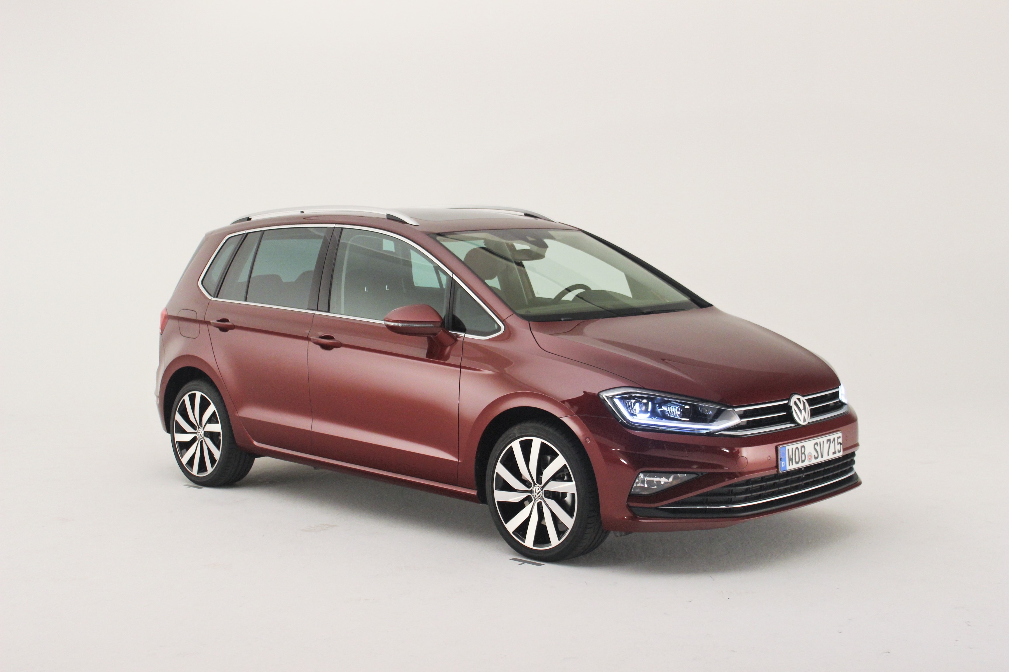 Volkswagen Golf Sportsvan reviews specifications