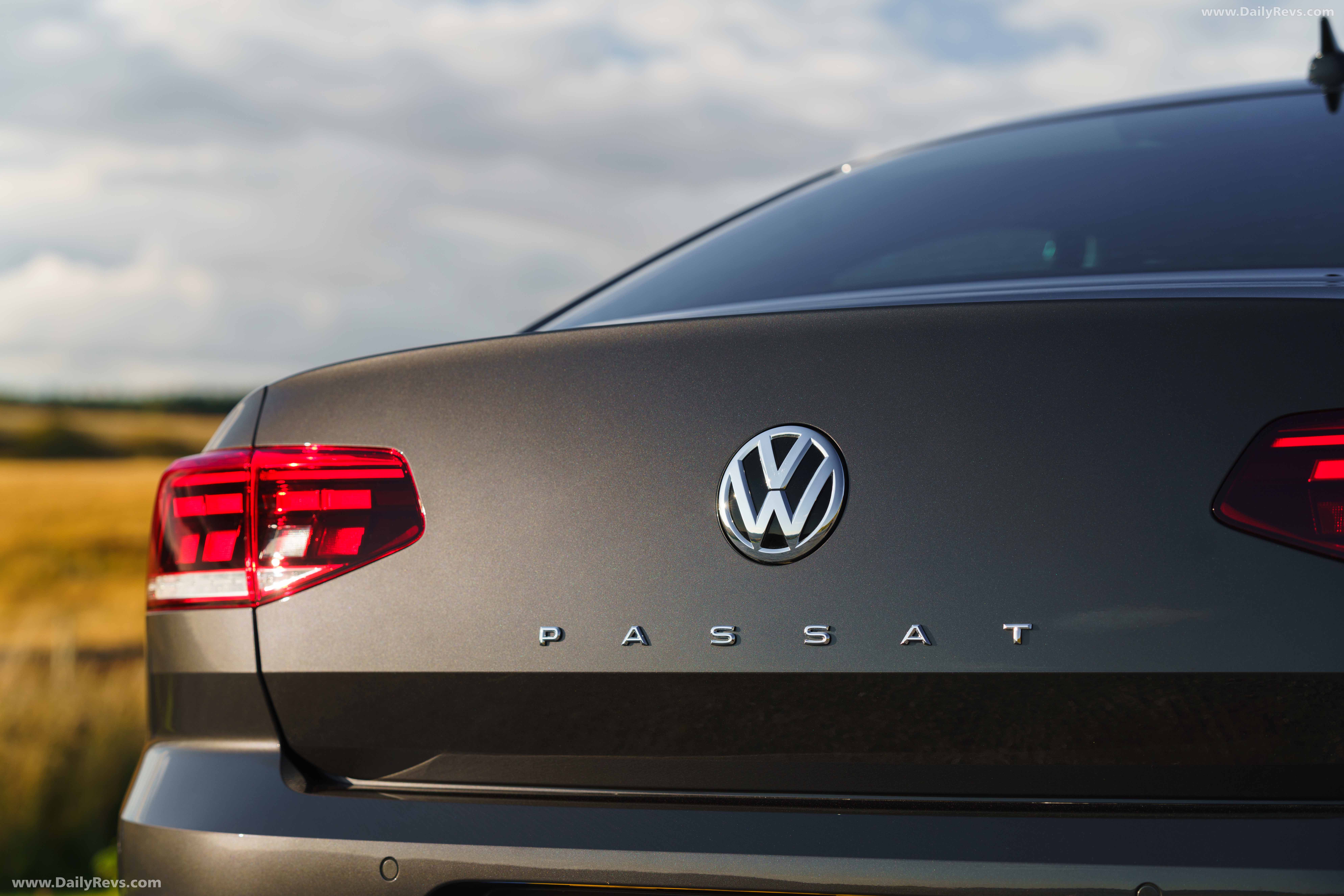 Volkswagen Passat reviews specifications
