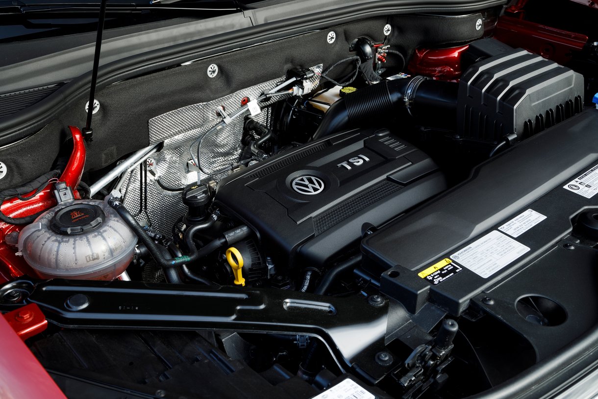 Volkswagen Atlas Photos and Specs. Photo: Volkswagen Atlas reviews big ...