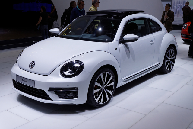 Volkswagen Beetle Photos and Specs. Photo: Volkswagen Beetle exterior ...