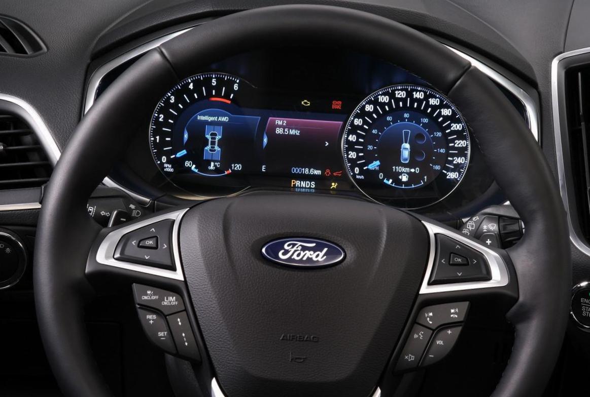 Ford Galaxy 2015 minivan