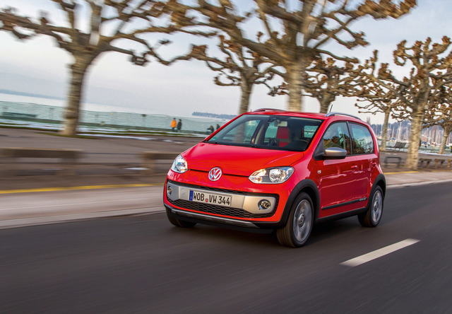 Volkswagen cross up! hatchback 2016