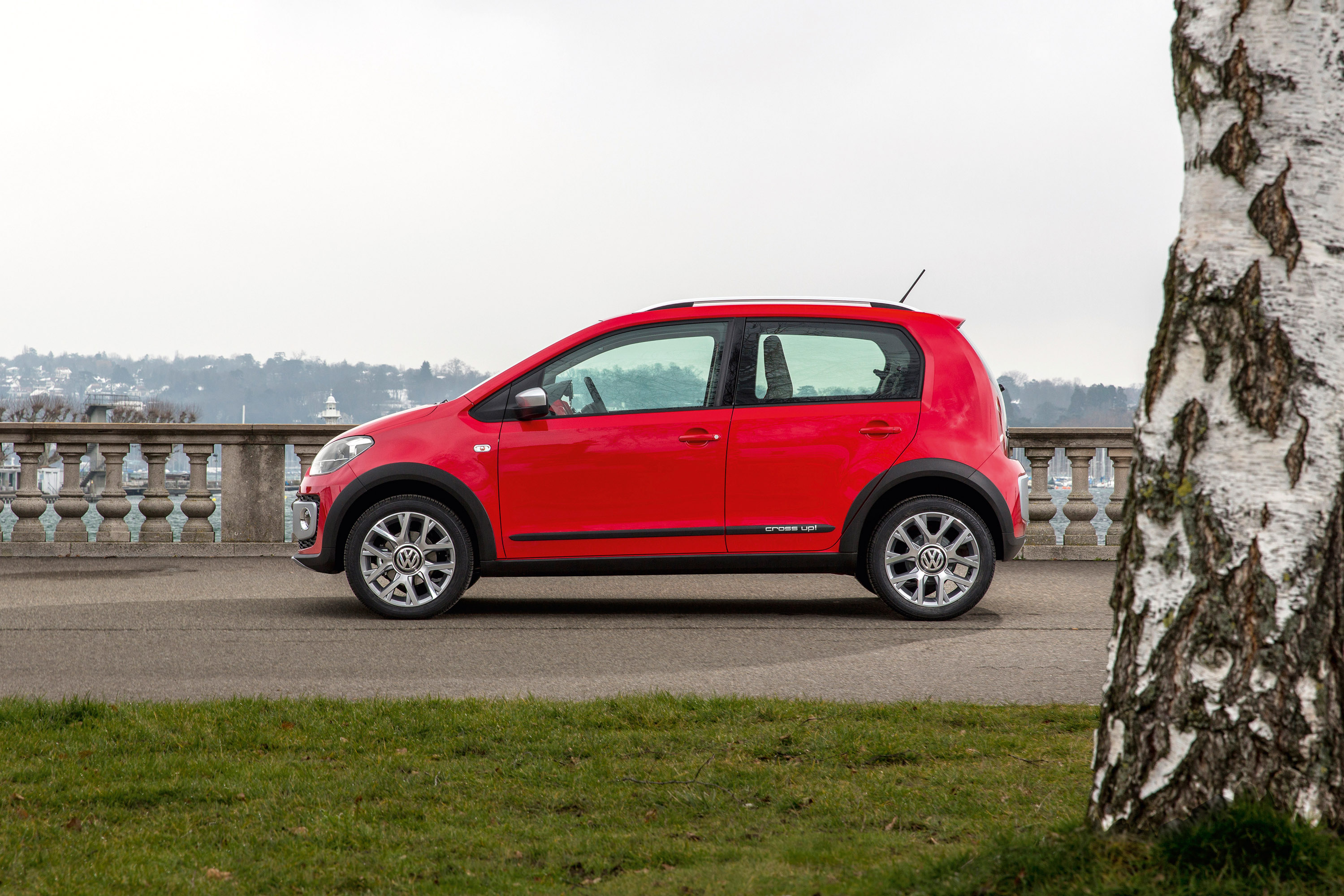 Volkswagen cross up! reviews big