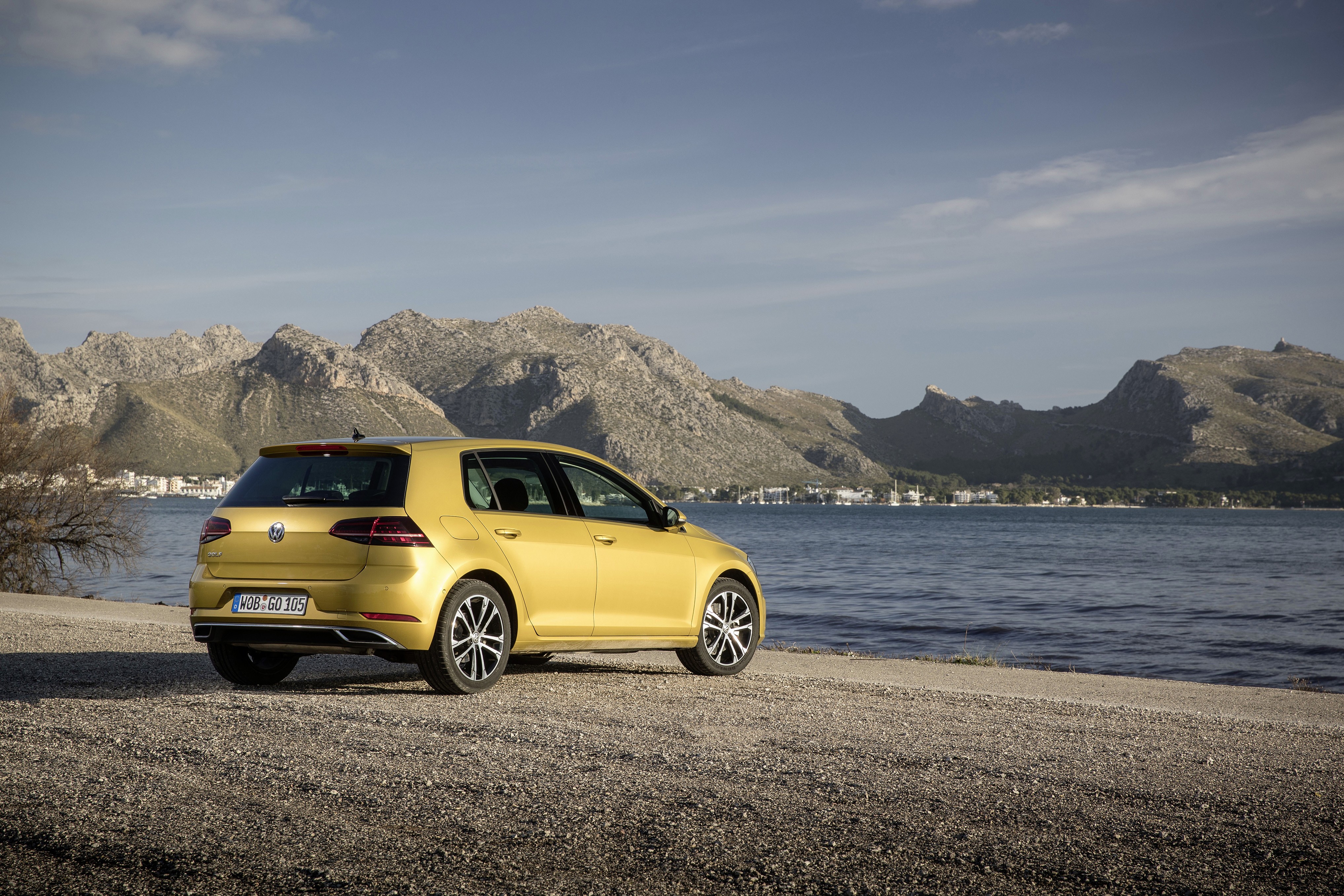 Volkswagen e-up! 5 door reviews model