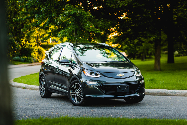Chevrolet Bolt EV minivan 2016