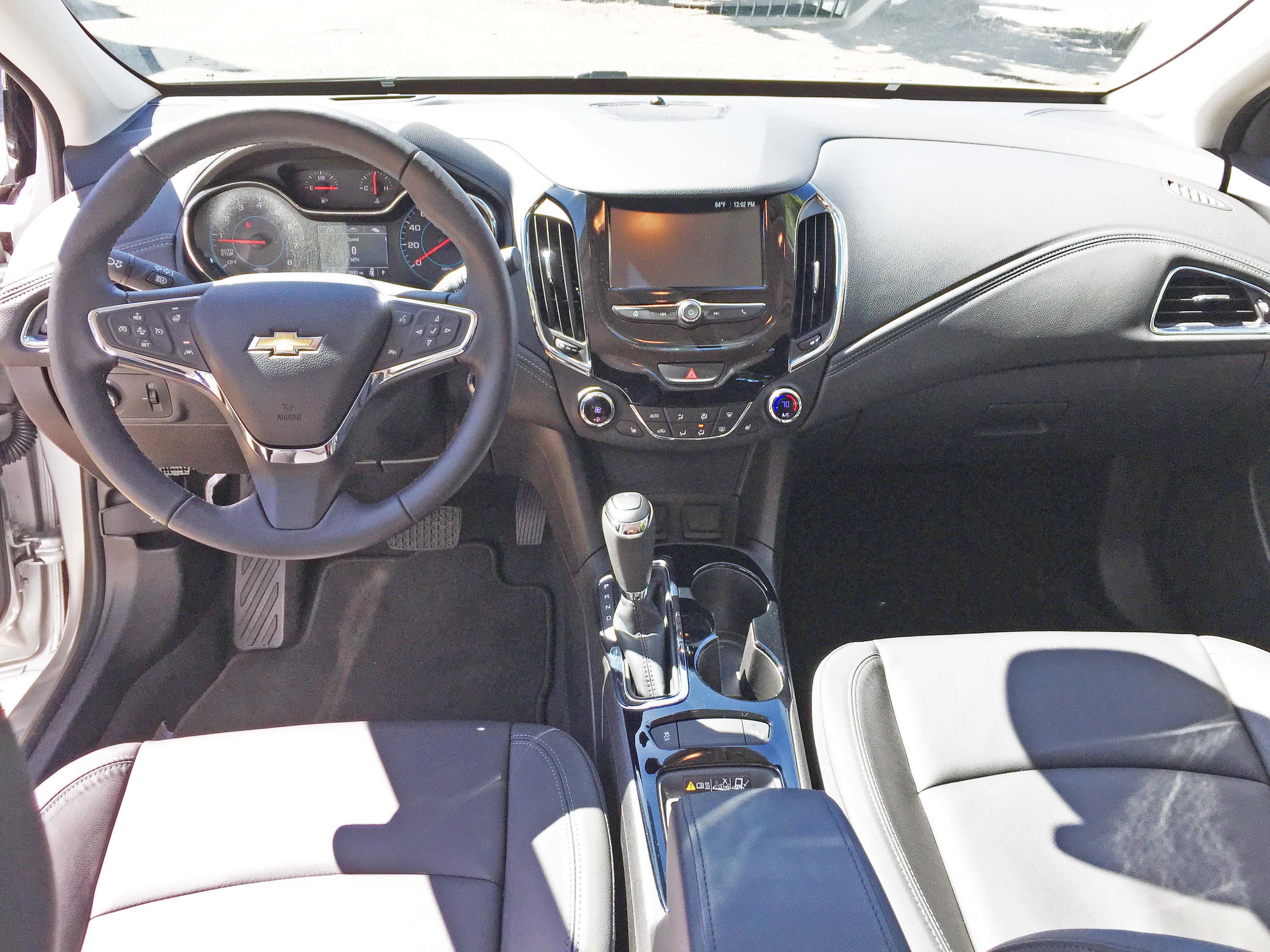 Chevrolet Cruze interior restyling