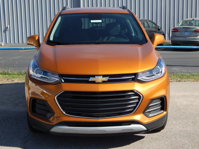 Chevrolet Trax (Tracker) suv big